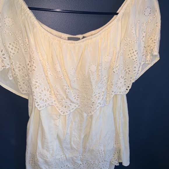 New York and Company yellow off the shoulder top! - Picture 1 of 3